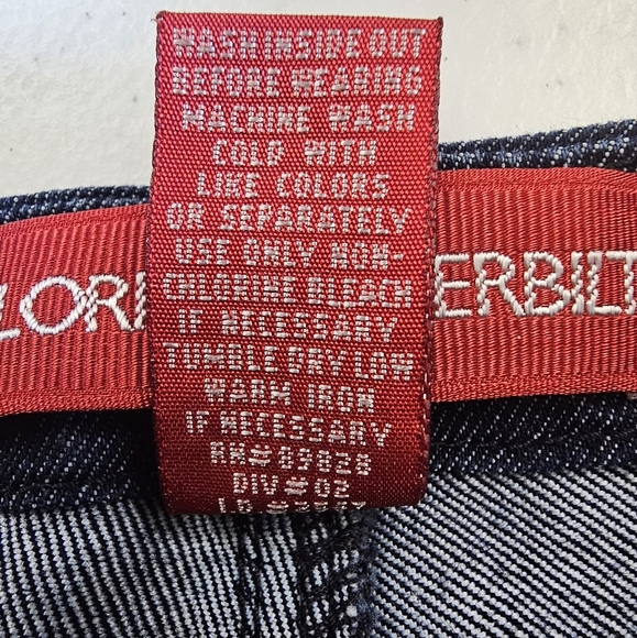 Gloria Vanderbilt Denim Embroidered Capri Jeans with Red Label - Picture 12 of 13